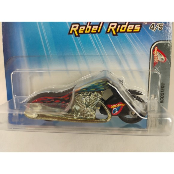 2005 Hot Wheels #079 Rebel Ride Scorchin' Scooter Motorcycle - Picture 2 of 3